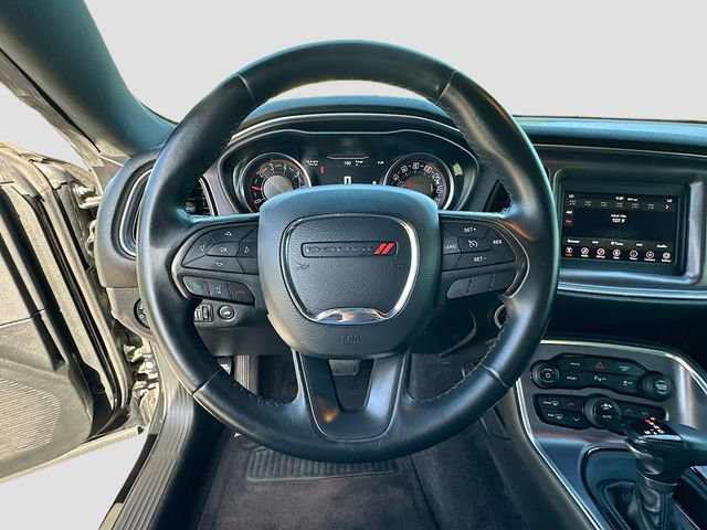 Used 2017 Dodge Challenger SXT w/ Driver Convenience Group RWD image 11