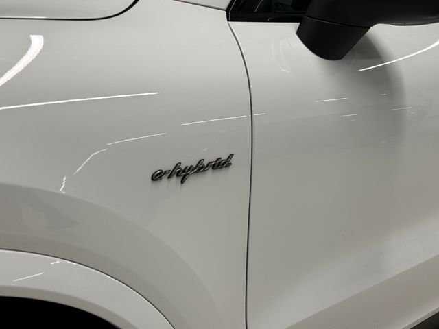 Certified 2023 Porsche Cayenne Platinum Edition AWD/4WD image 12