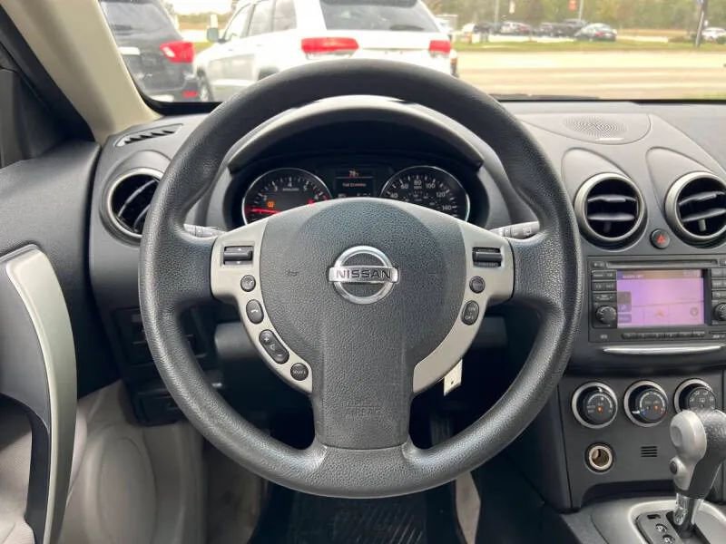 Used 2013 Nissan Rogue SV w/ Premium Pkg image 18