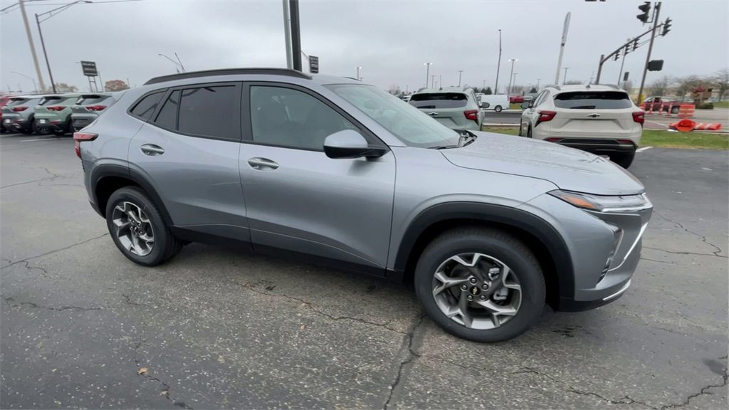 New 2026 Chevrolet Trax LT w/ Driver Confidence Package image 3