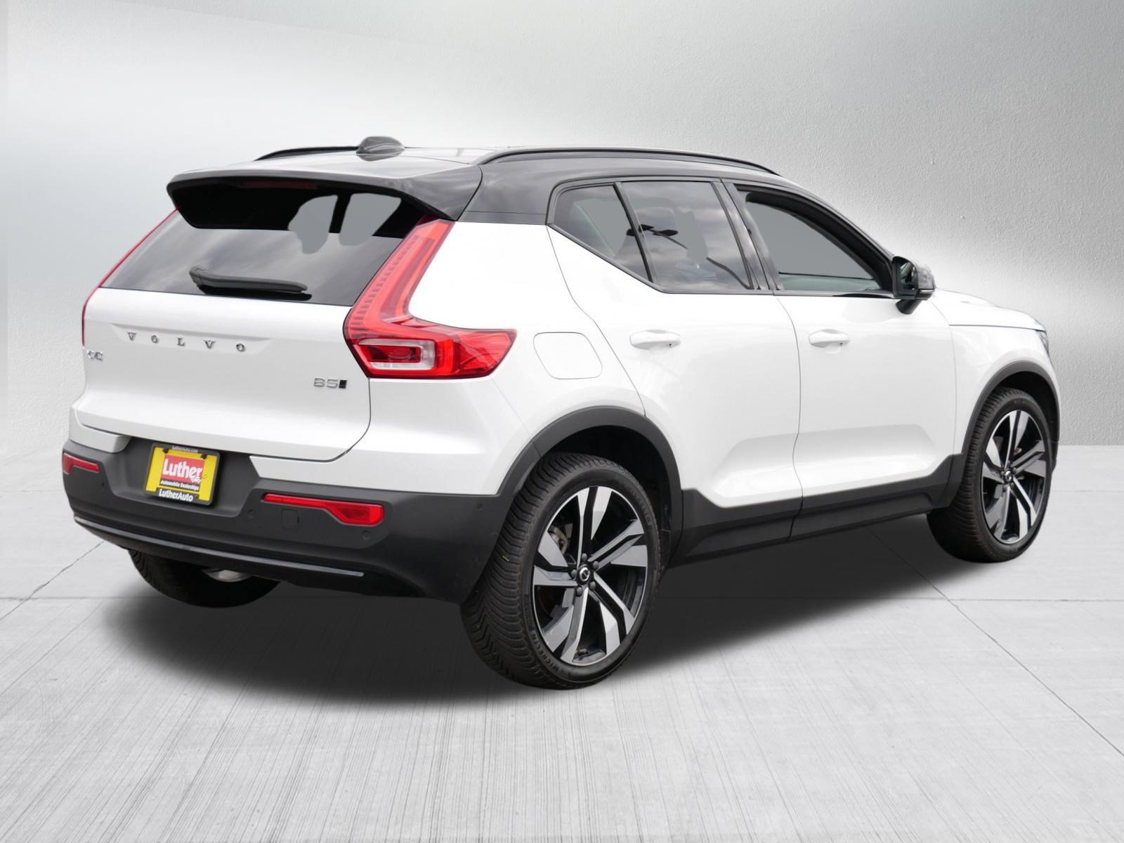 Used 2023 Volvo XC40 B5 Ultimate w/ Climate Package AWD/4WD image 7