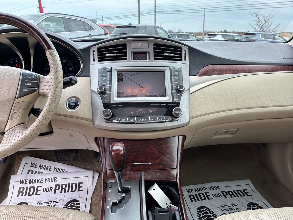 Used 2011 Toyota Avalon Limited image 23