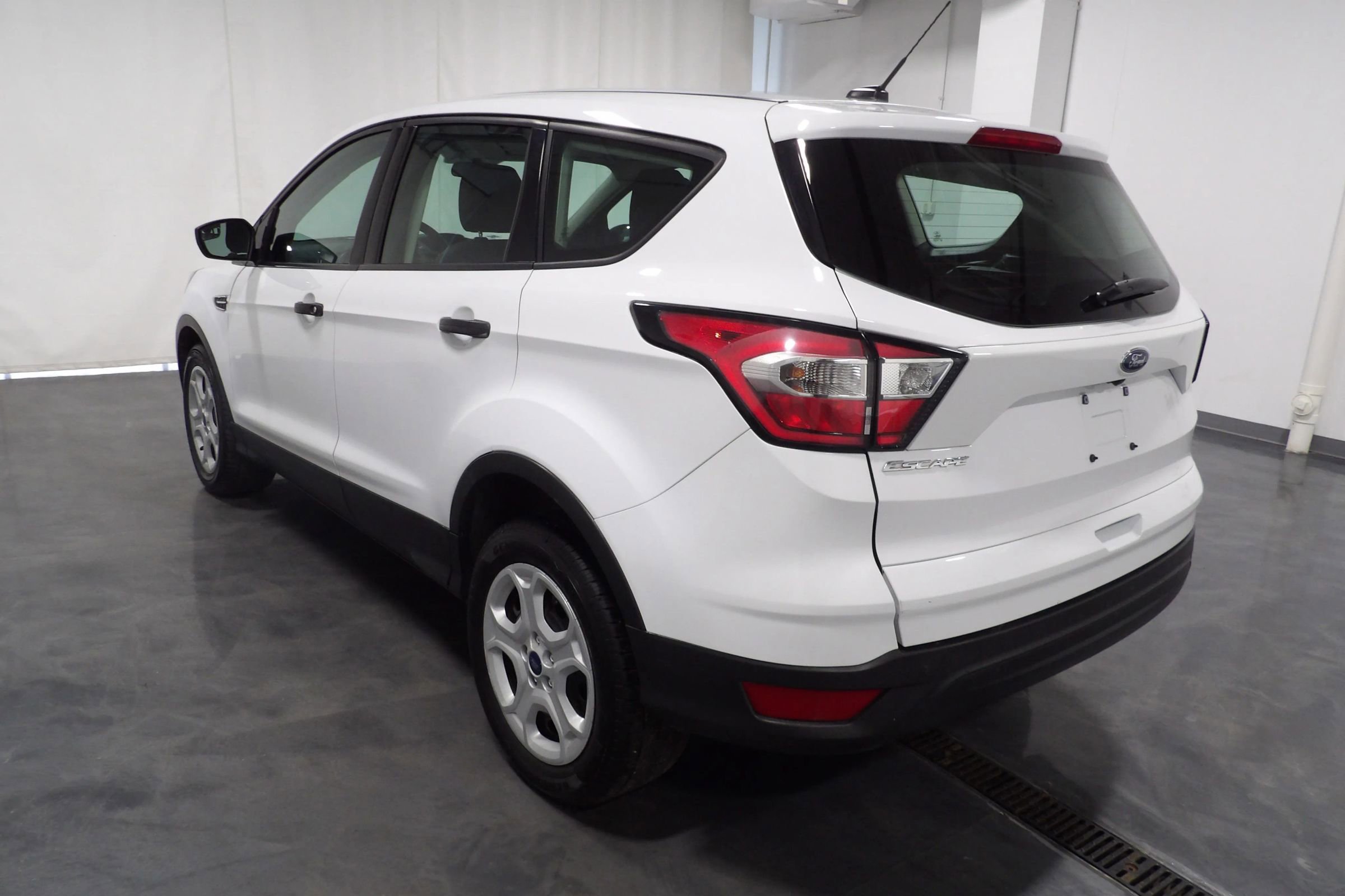 Used 2018 Ford Escape S image 6