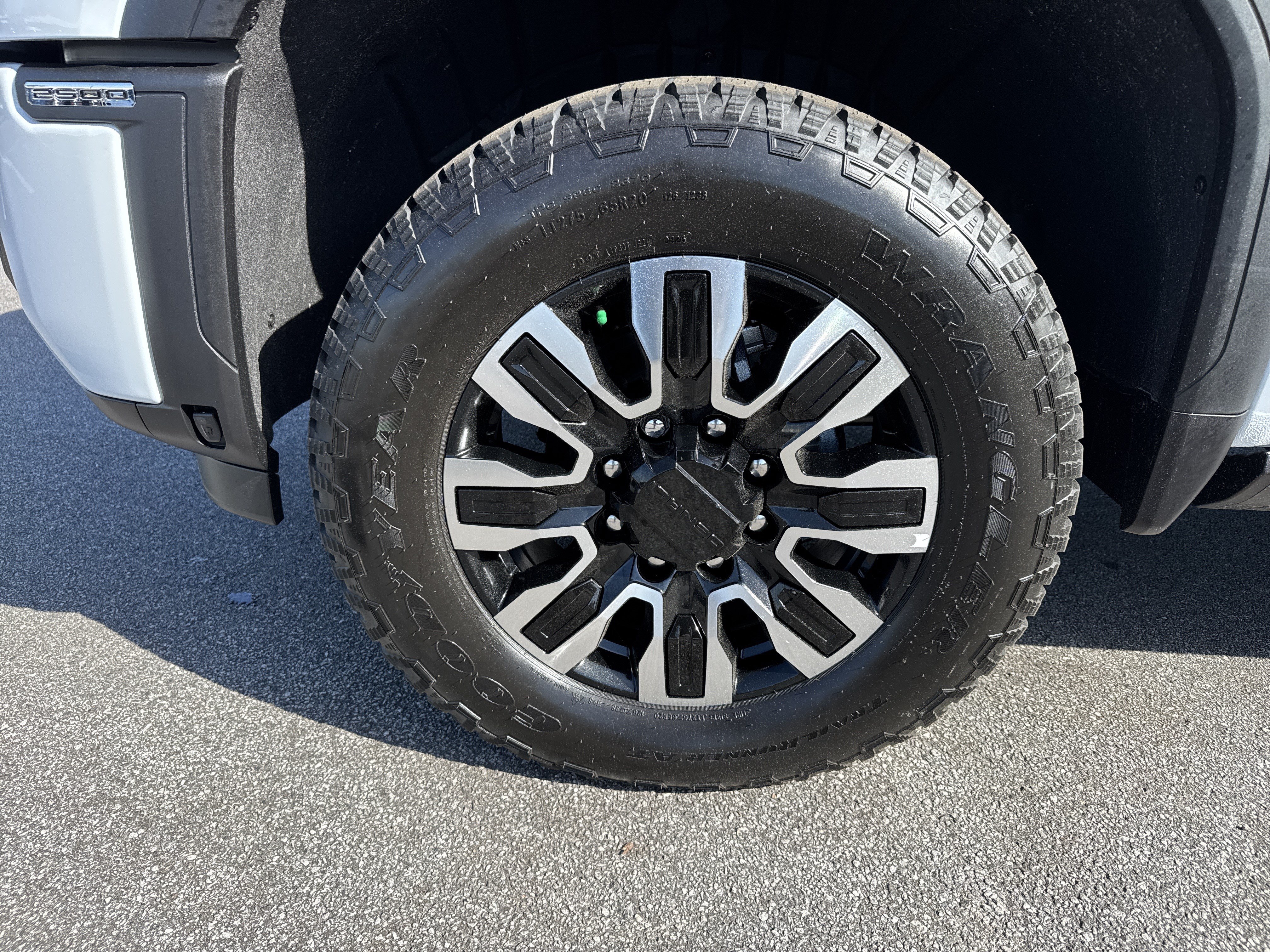 New 2026 GMC Sierra 2500 Denali Ultimate AWD/4WD image 11