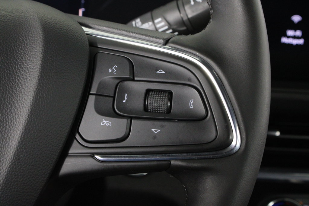 Used 2025 Buick Envista Sport Touring w/ Convenience I Package FWD image 28