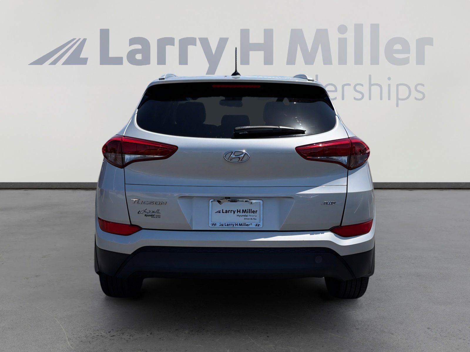 Used 2017 Hyundai Tucson SE AWD/4WD image 1