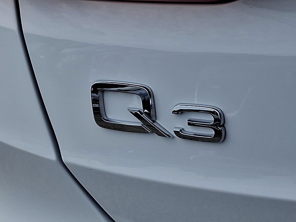 Certified 2025 Audi Q3 2.0T Premium AWD/4WD image 32