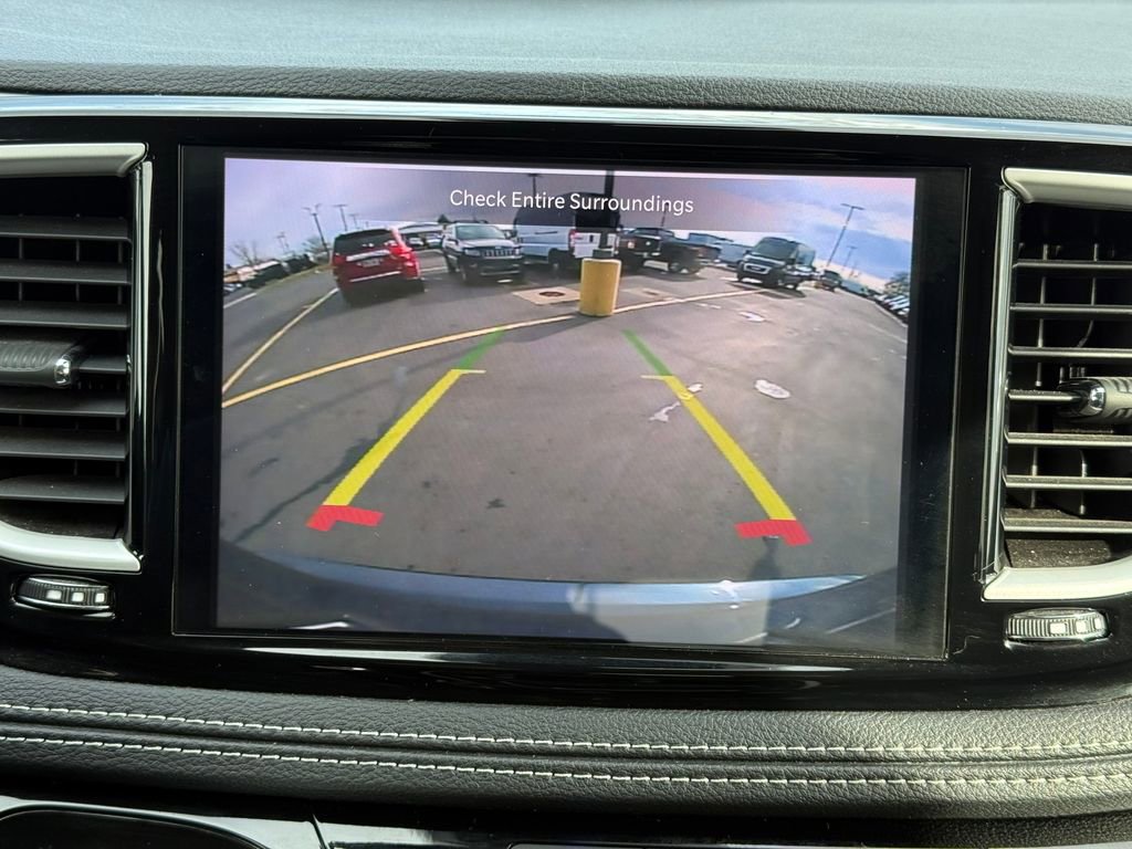 Used 2023 Chrysler Pacifica Touring-L image 23