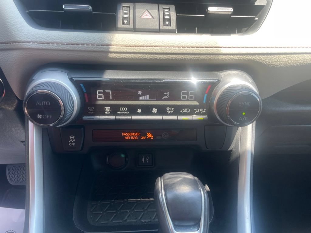 Used 2019 Toyota RAV4 XLE Premium FWD image 22