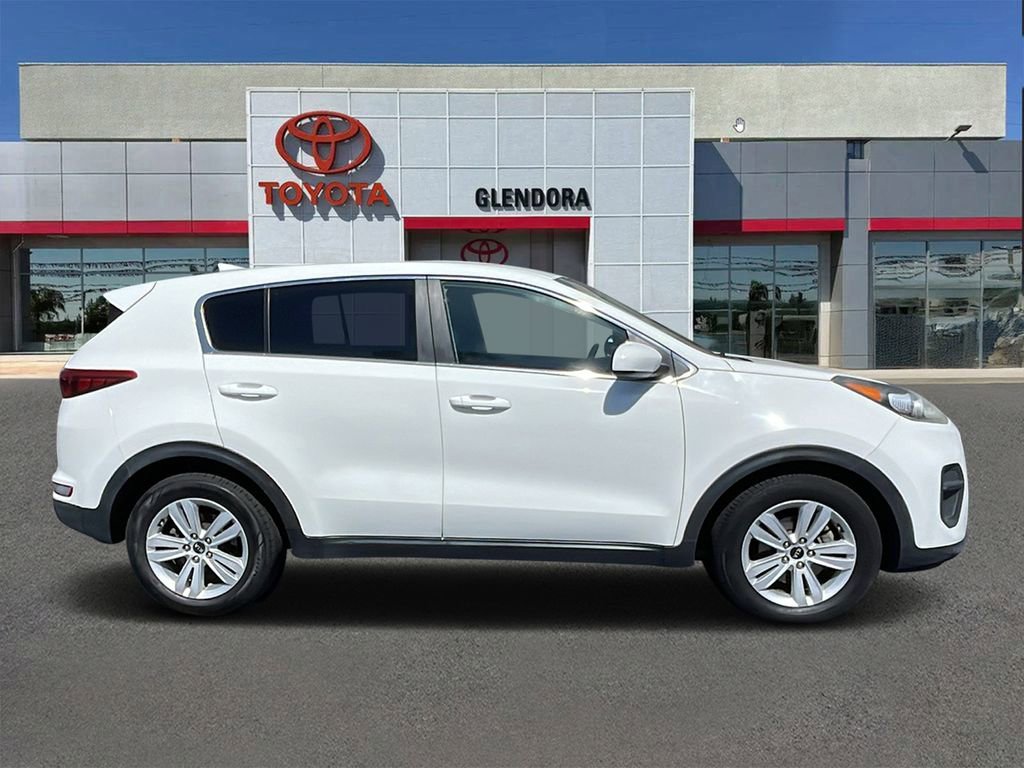 Used 2017 Kia Sportage LX FWD image 2