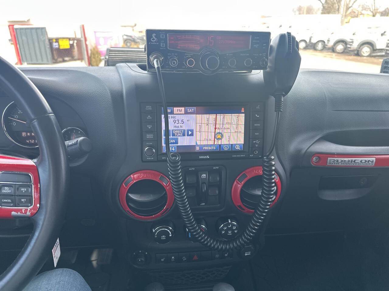 Used 2013 Jeep Wrangler Unlimited Rubicon image 23