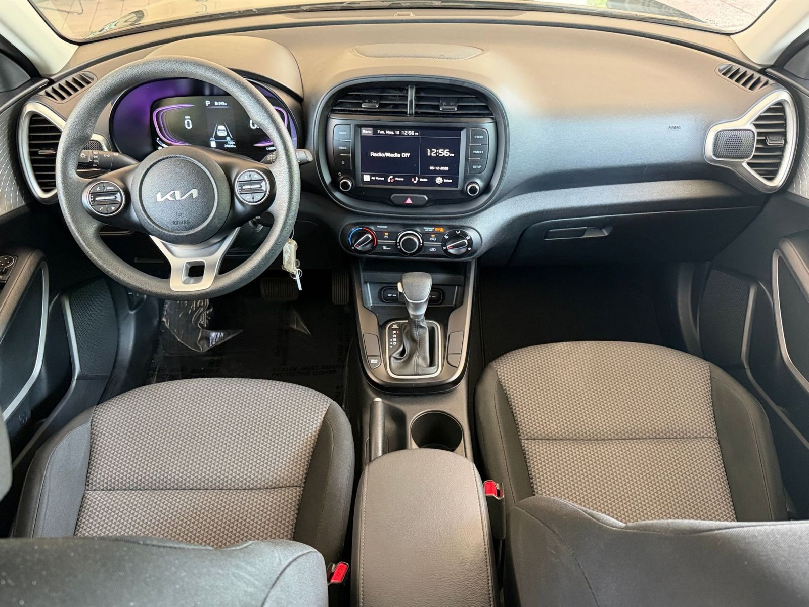 Used 2025 Kia Soul LX w/ LX Technology Package FWD image 31