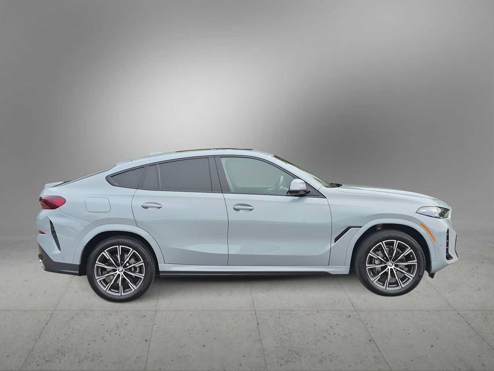 Used 2025 BMW X6 xDrive40i w/ Premium Package AWD/4WD image 9