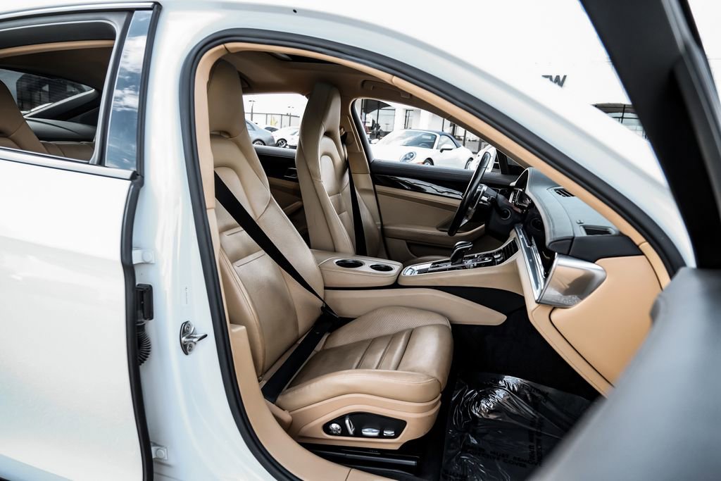 Used 2018 Porsche Panamera 4 image 44