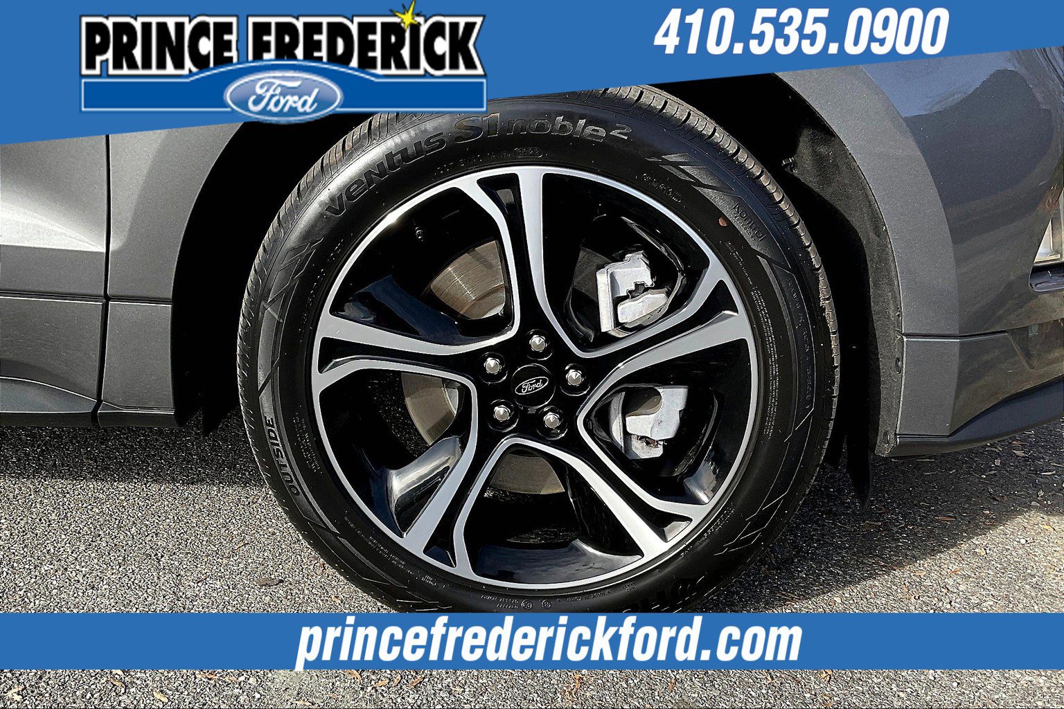 Used 2024 Ford Edge ST image 9