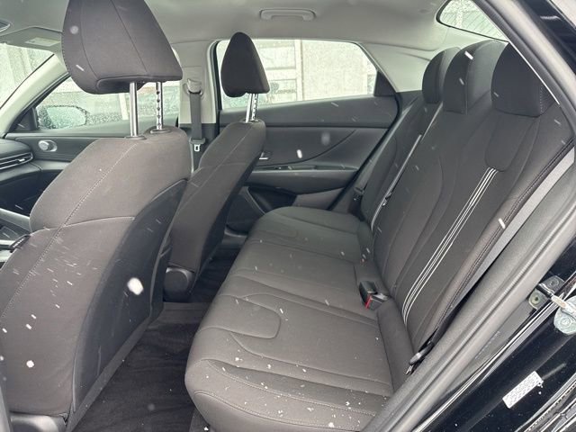 Used 2023 Hyundai Elantra SEL w/ Cargo Package image 18
