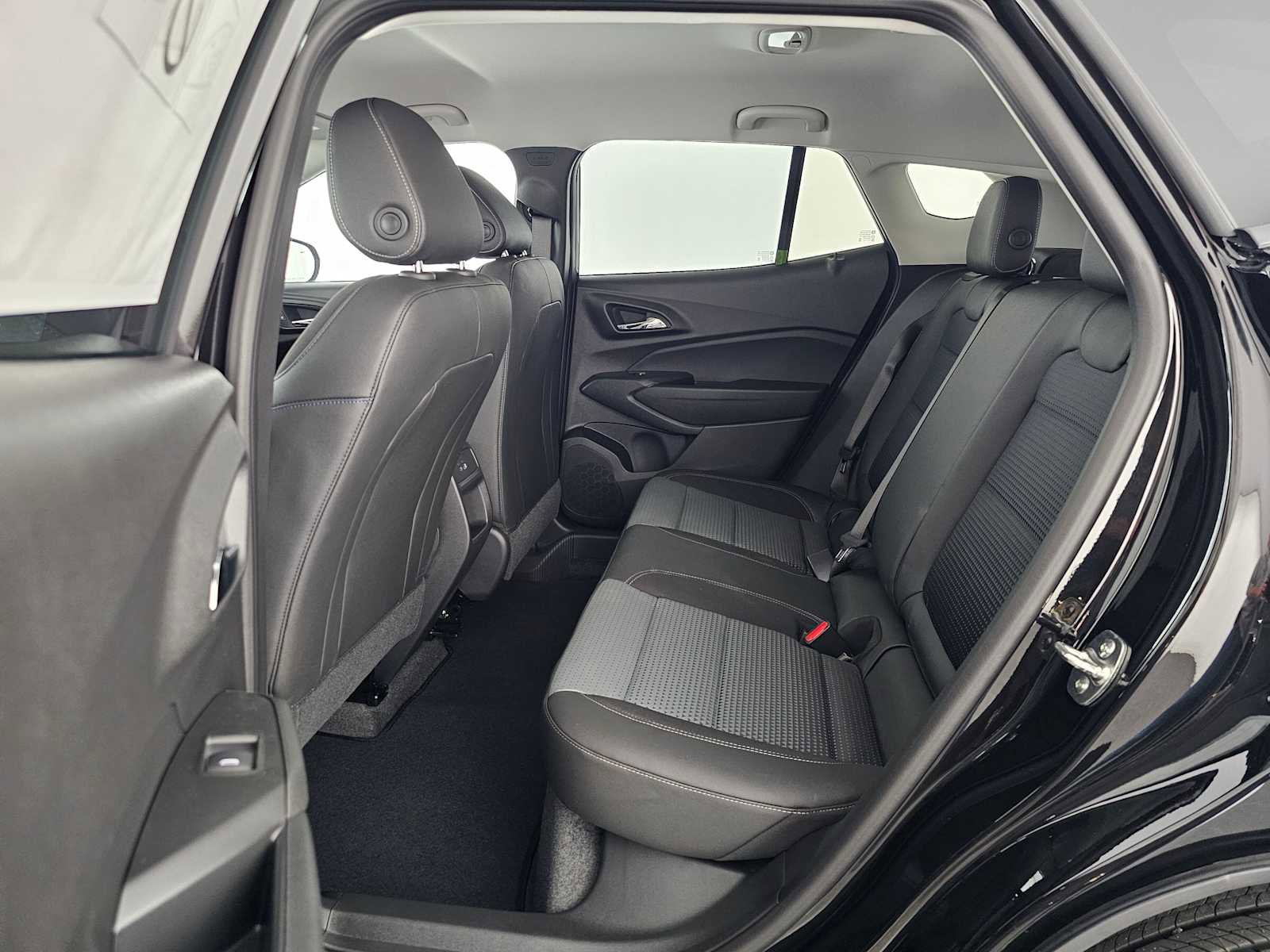 New 2026 Chevrolet Trax LT w/ Driver Confidence Package FWD image 16