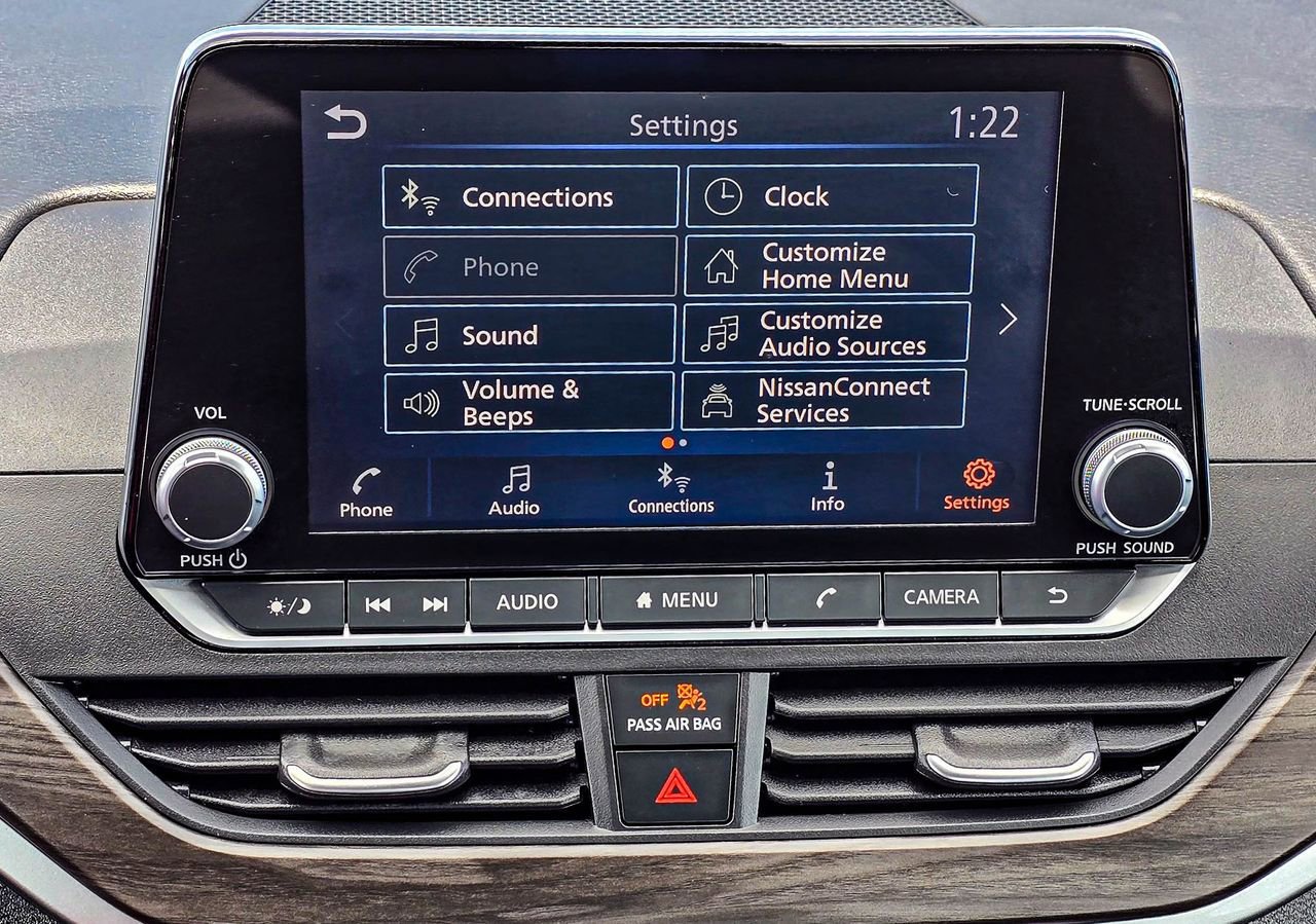 Used 2025 Nissan Altima 2.5 SV image 16