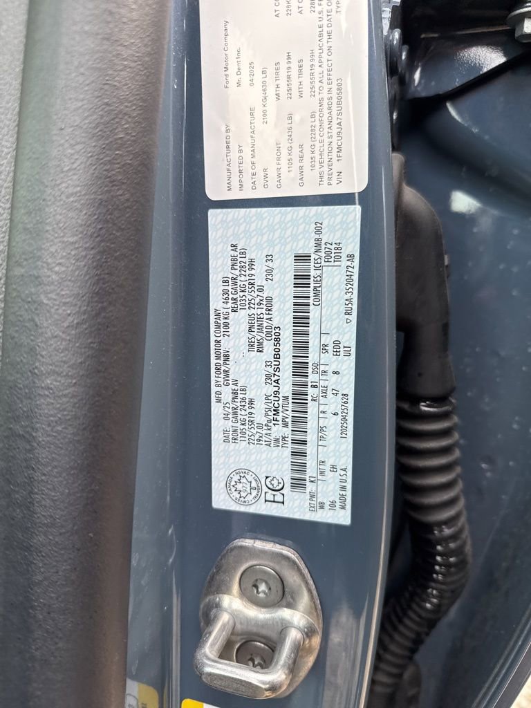 Used 2025 Ford Escape Platinum AWD/4WD image 12