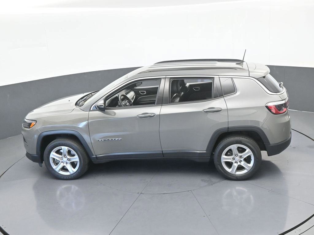 Used 2023 Jeep Compass Latitude AWD/4WD image 44