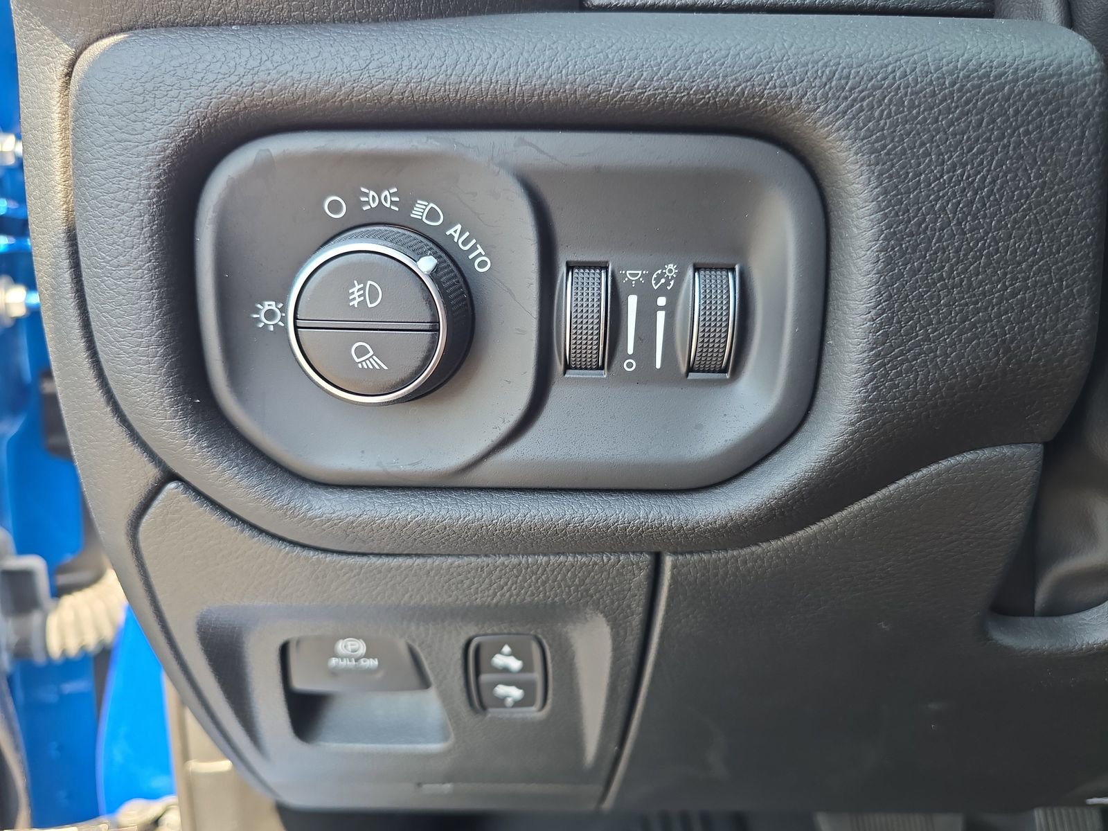 Used 2024 RAM 1500 Laramie image 20