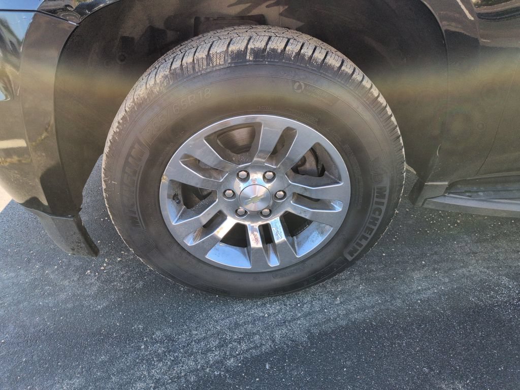 Used 2018 Chevrolet Suburban LT AWD/4WD image 27