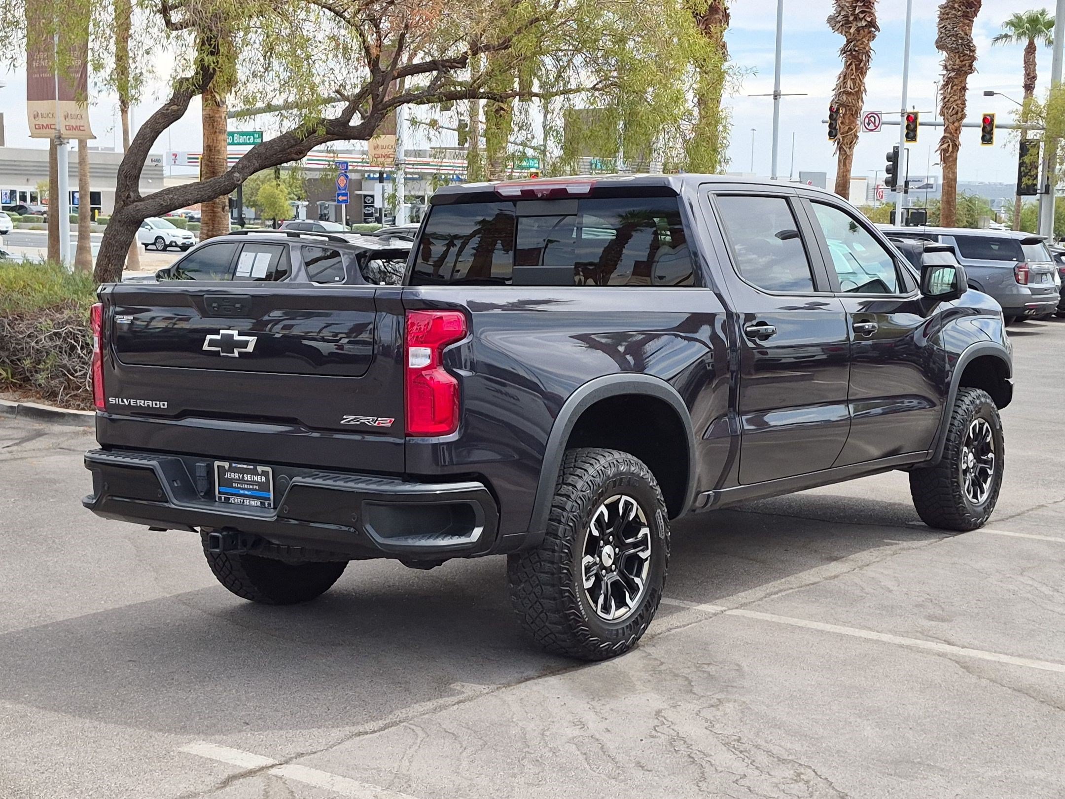 Certified 2022 Chevrolet Silverado 1500 ZR2 w/ Technology Package AWD/4WD image 5