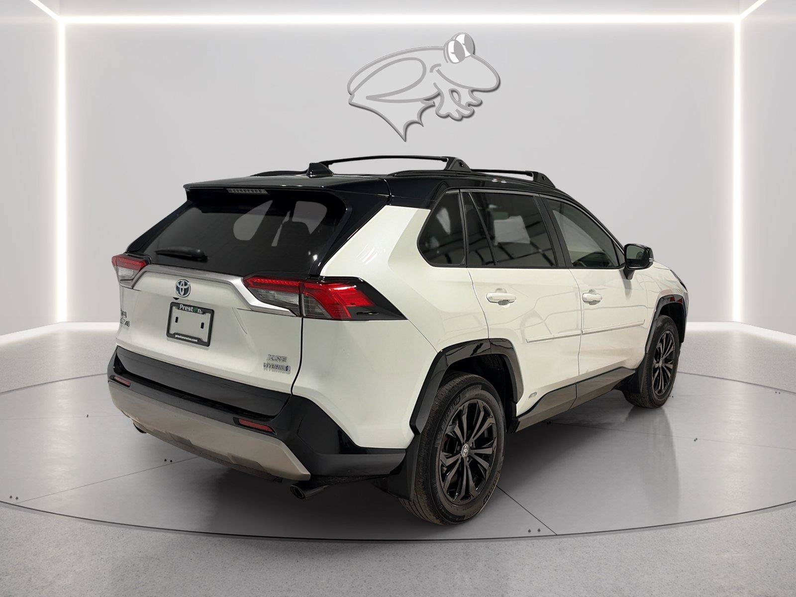 Used 2022 Toyota RAV4 XSE w/ XSE Grade Weather Package AWD/4WD image 5