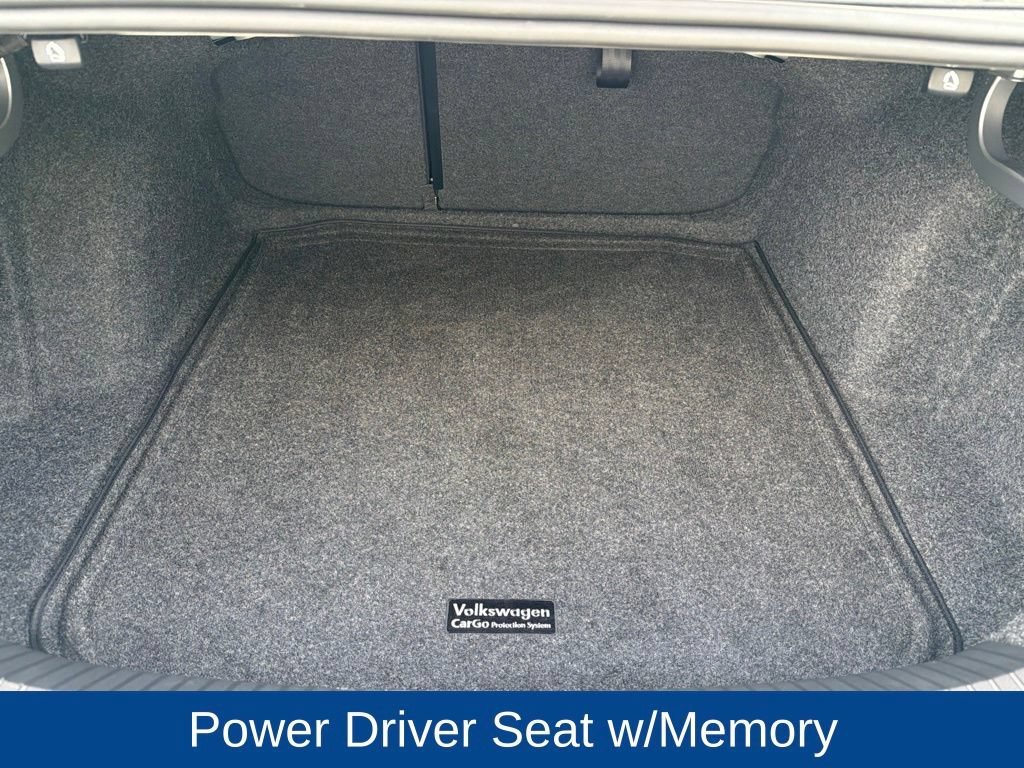 Used 2025 Volkswagen Jetta SEL FWD image 11