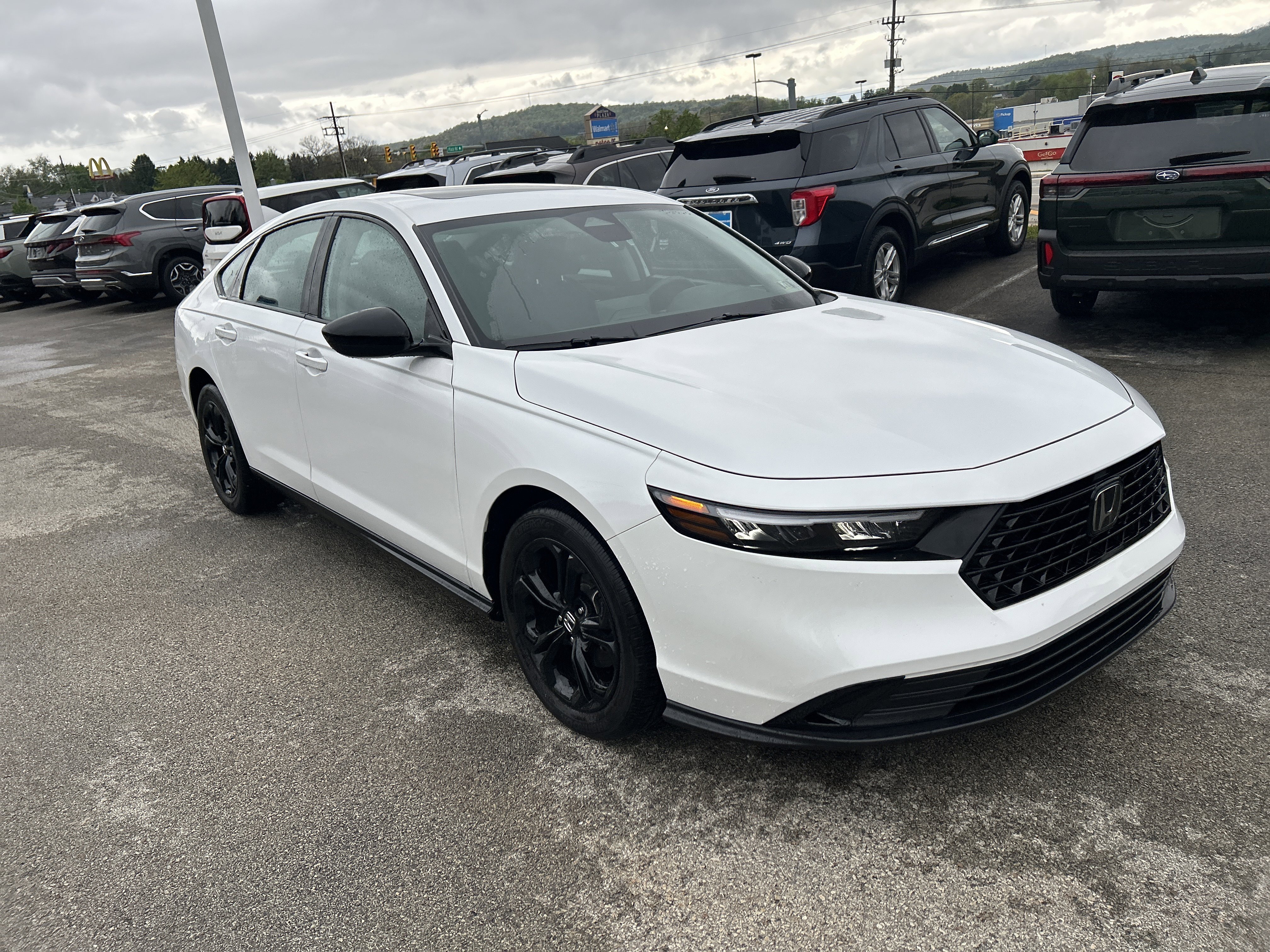 Used 2025 Honda Accord SE image 1