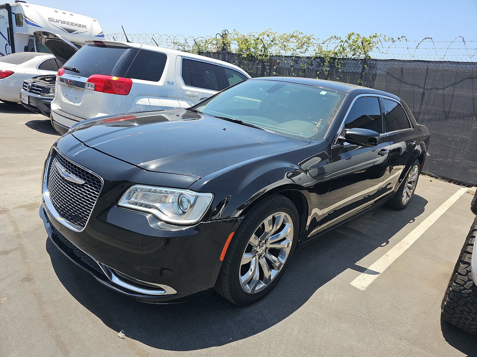 Used 2018 Chrysler 300 Touring L RWD image 2