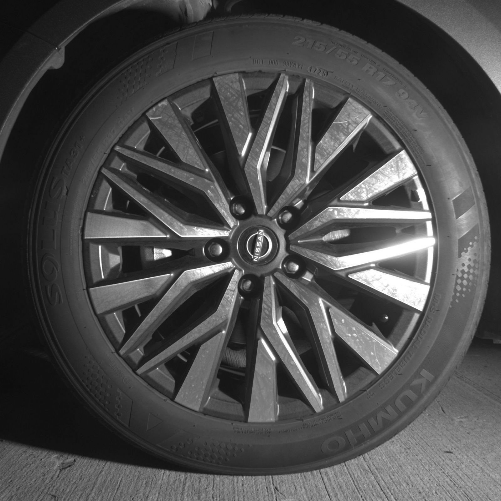 Used 2025 Nissan Altima 2.5 SV FWD image 12