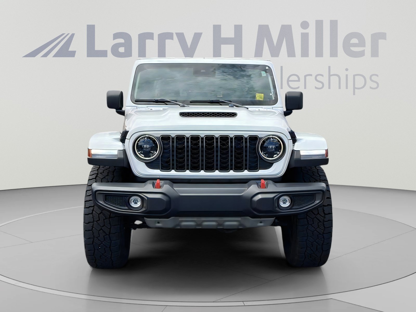 Certified 2025 Jeep Gladiator Mojave w/ Convenience Group AWD/4WD image 4
