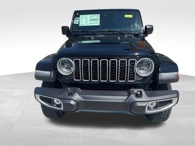 Used 2025 Jeep Wrangler Sahara image 2