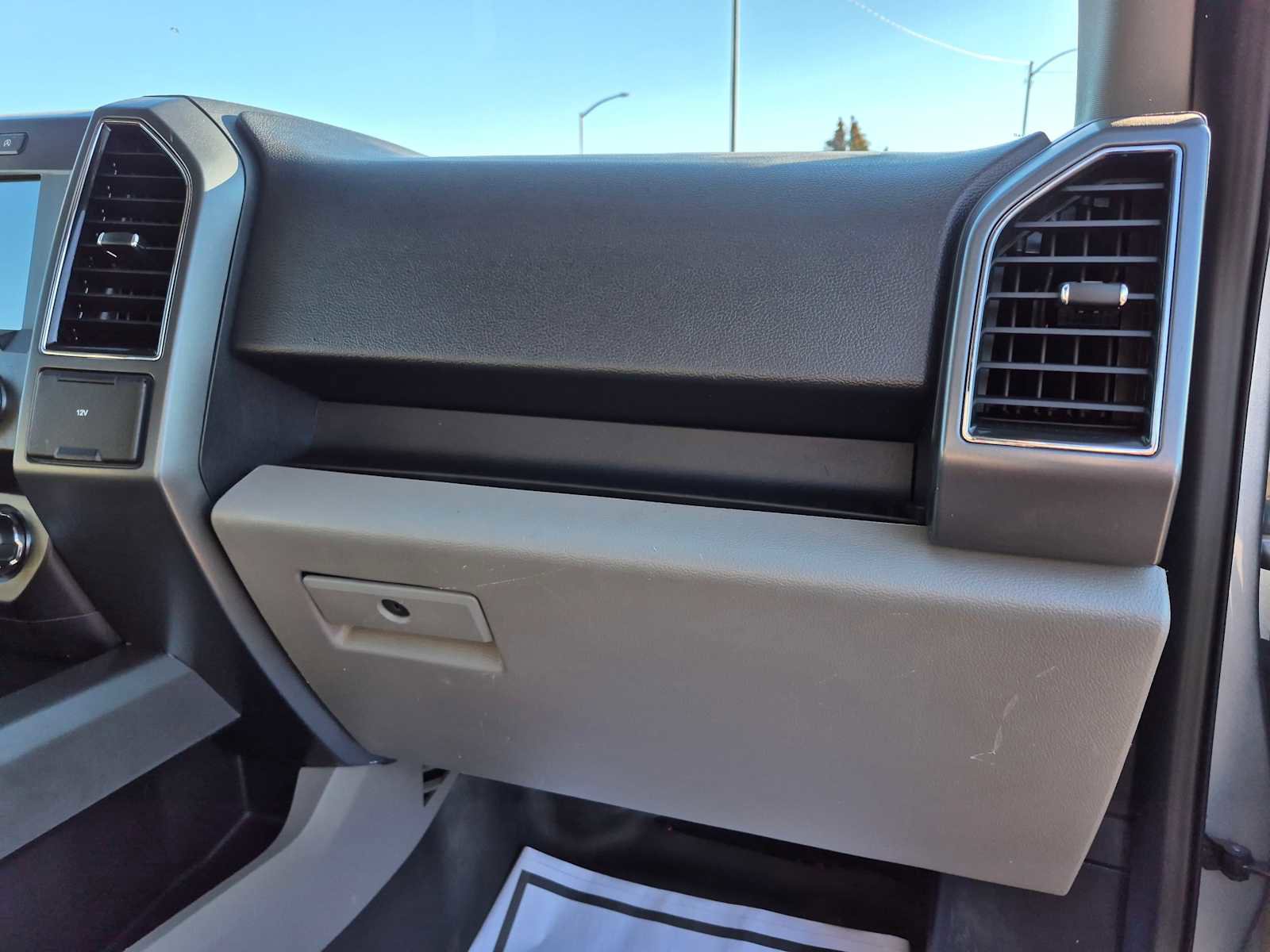 Used 2020 Ford F150 XLT w/ Heavy-Duty Payload Package image 31