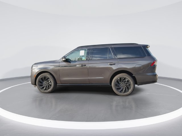New 2027 Lincoln Navigator Reserve w/ Jet Appearance Package AWD/4WD image 5