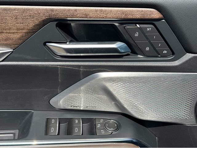New 2026 GMC Acadia Denali Ultimate w/ LPO, Floor Liner Package AWD/4WD image 33