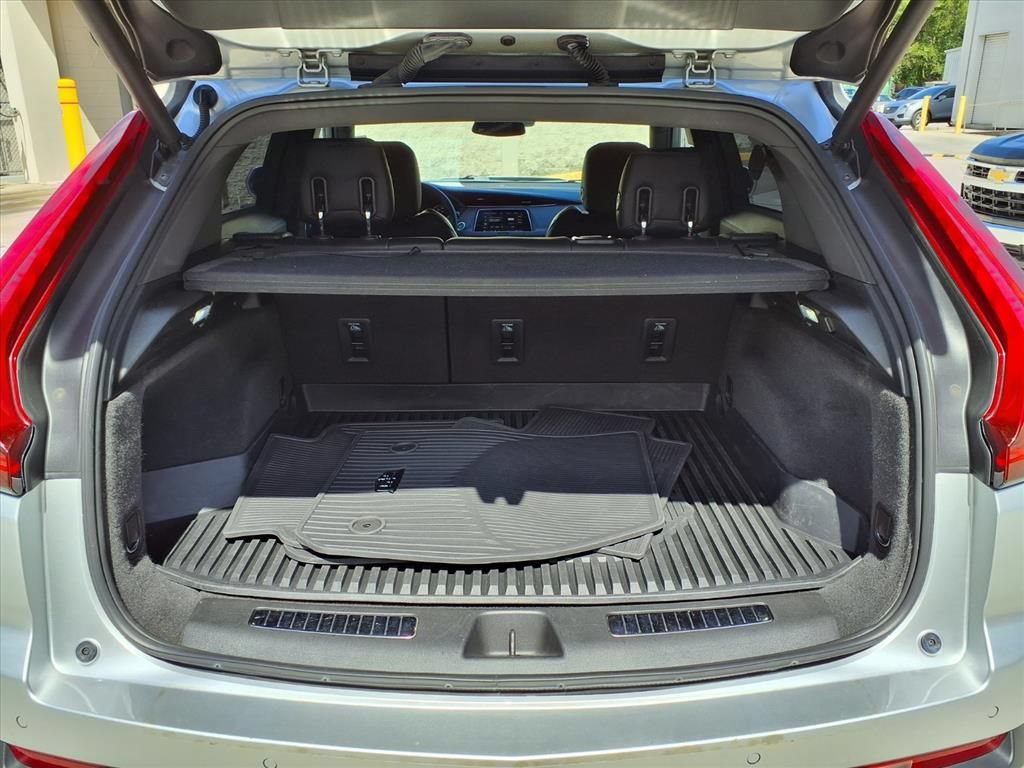 Used 2021 Cadillac XT4 Premium Luxury FWD image 16