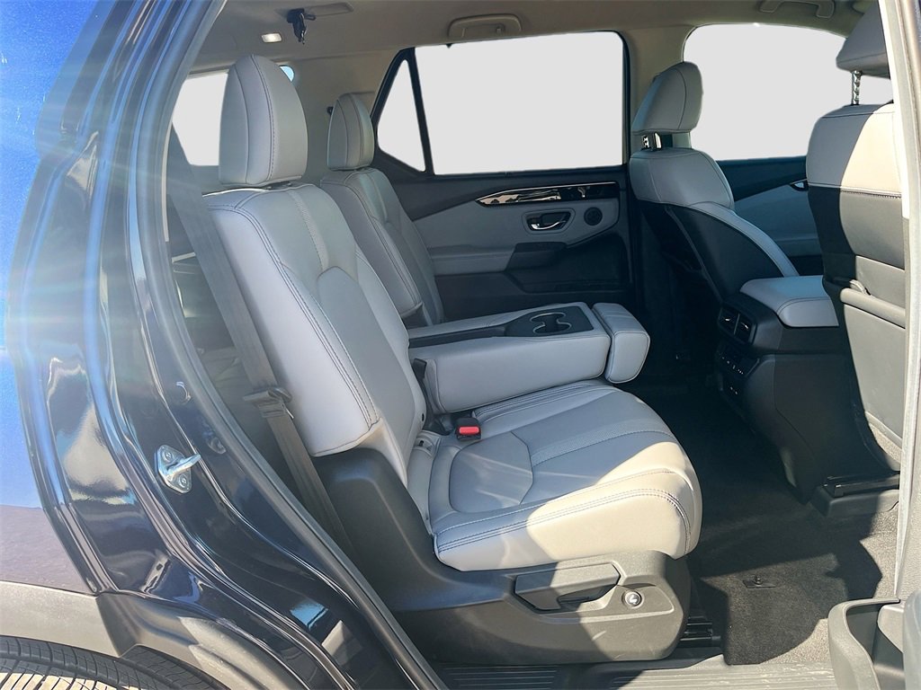 Used 2025 Honda Pilot EX-L image 28