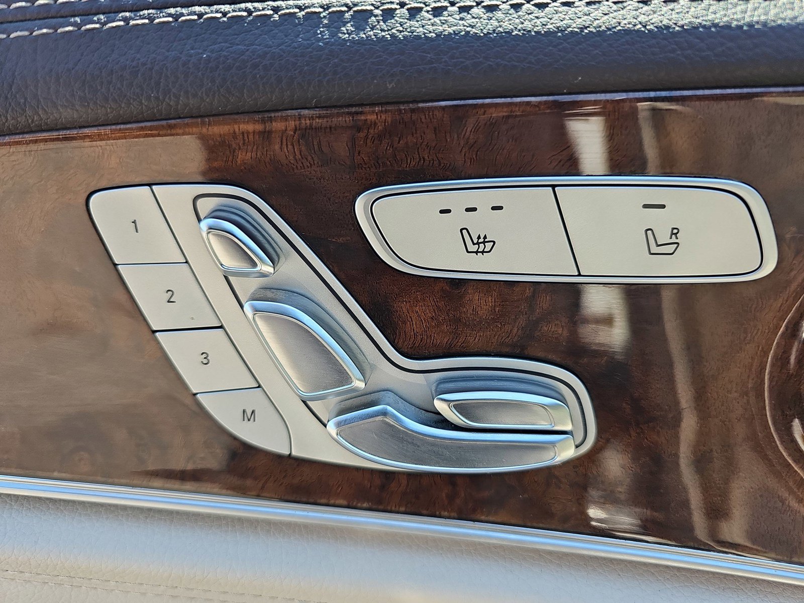 Used 2017 Mercedes-Benz E 300 image 29