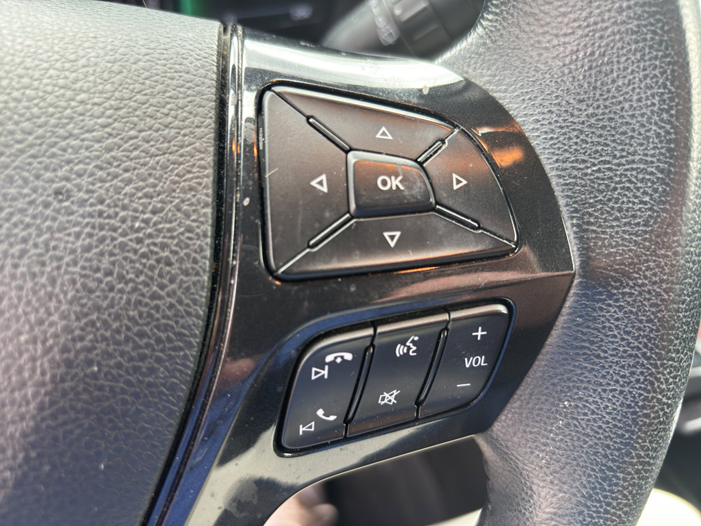 Used 2019 Ford Explorer XLT w/ Equipment Group 202A image 8