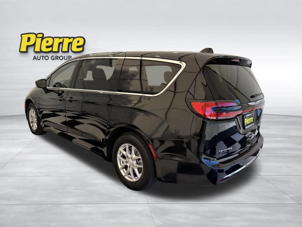 Used 2025 Chrysler Pacifica Select FWD video 2