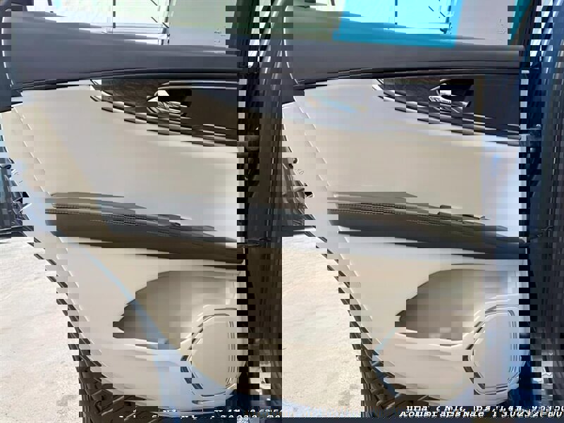 Used 2018 Lincoln MKX Reserve image 23