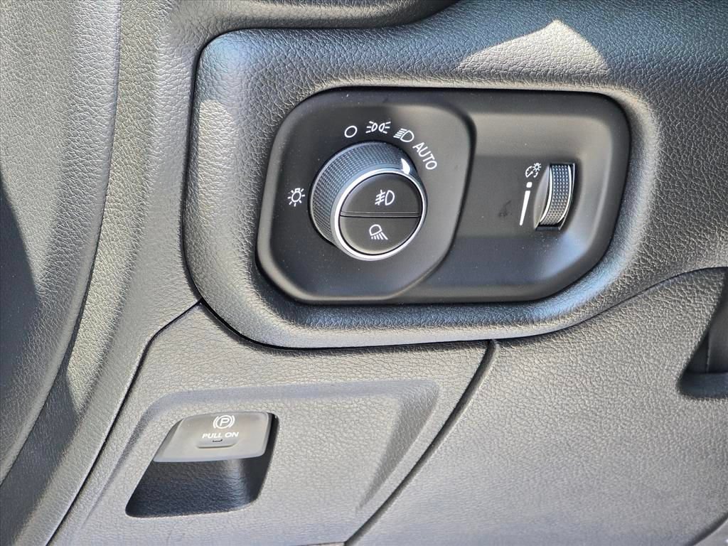 Used 2026 RAM 1500 Warlock AWD/4WD image 9
