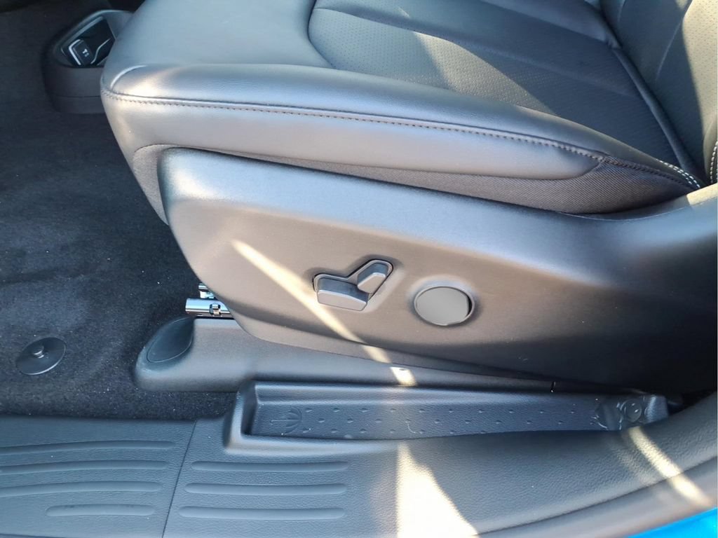 New 2026 Chrysler Pacifica Select w/ S Appearance Package AWD/4WD image 16