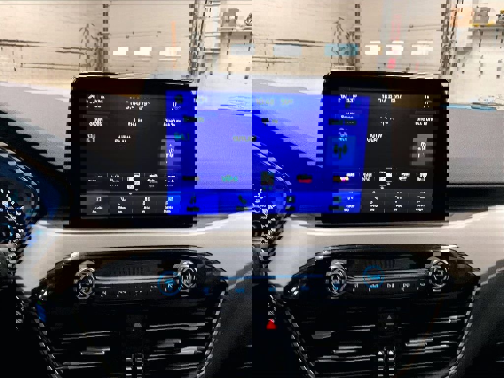 Used 2022 Ford Escape SE w/ Cold Weather Package AWD/4WD image 18