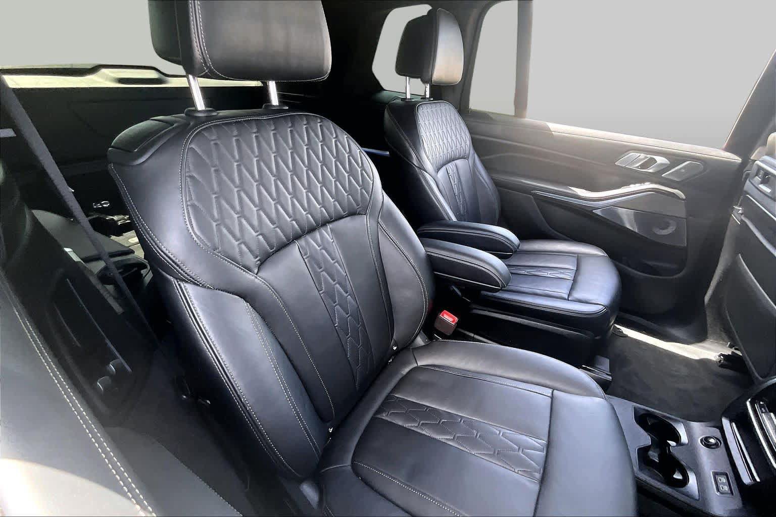 Used 2019 BMW X7 xDrive50i w/ Dynamic Handling Package AWD/4WD image 18