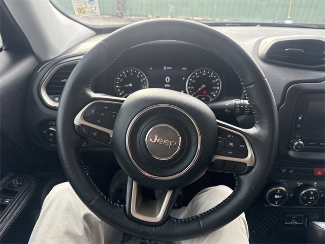 Used 2016 Jeep Renegade Limited image 14