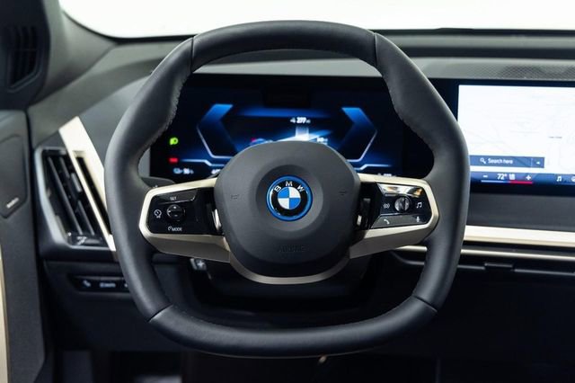 Used 2025 BMW iX xDrive50 w/ Premium Package image 15