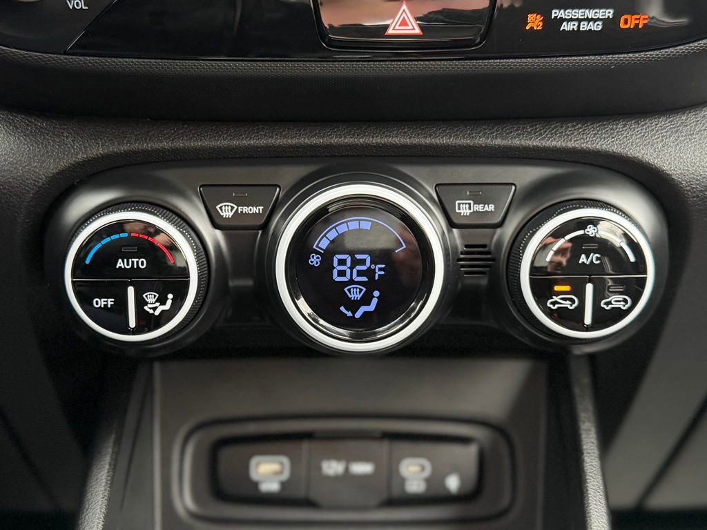 Used 2024 Hyundai Venue Limited image 14